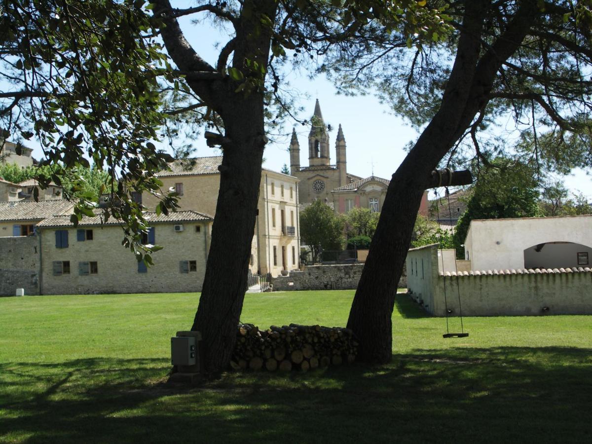 Hotel Domaine Saint Martin Valliguieres Esterno foto